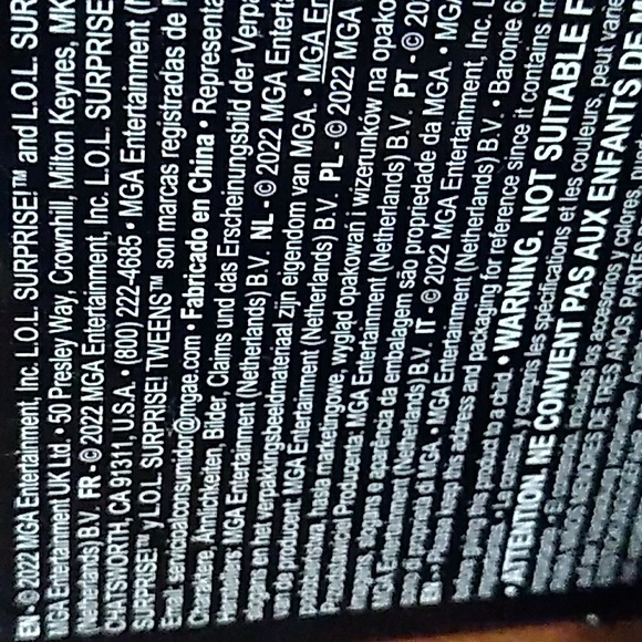 TWEENS NIA REGAL w/ 15 SURPRISES DOLL - Picture 6 of 13